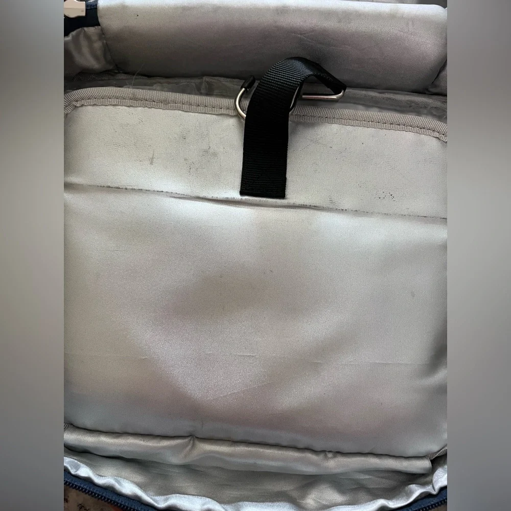 Geometric Travel Case - Picture 5 of 7